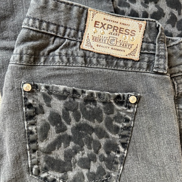 Express Charcoal Jeans with Animal Print Accent - Picture 5 of 6